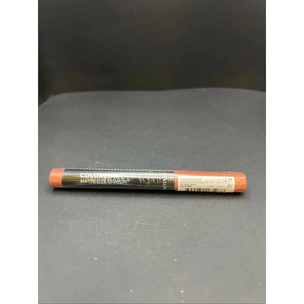 New Sealed Revlon Colorstay Matte Lite Crayon 001 Tread Lightly